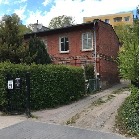 Rooms4less Vendégház *